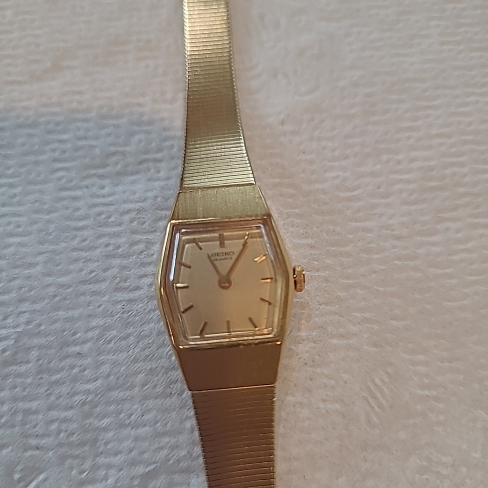 Vintage Seiko Gold Plated 2C20 5799 Yellow Dial Lady Quartz Watch Japan